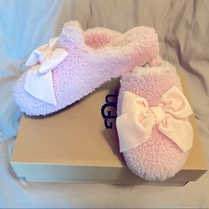UGG Addison Velvet Bow Slipper